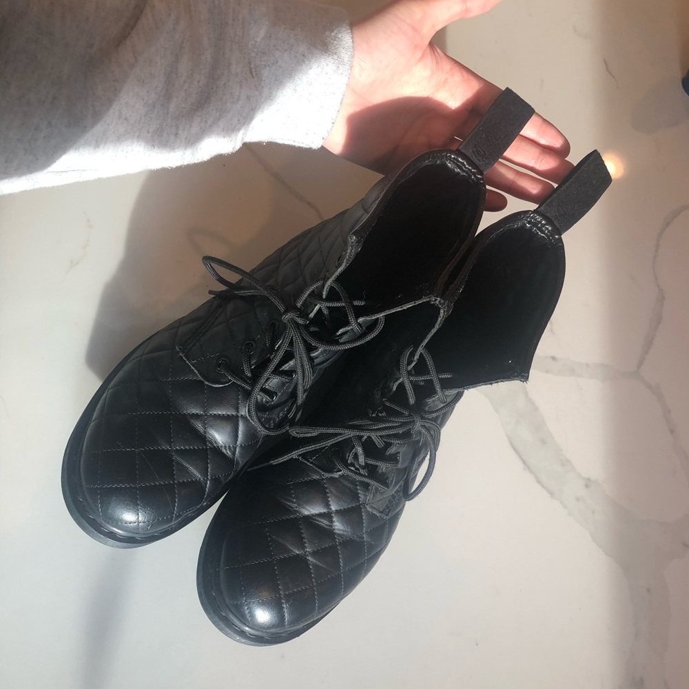 DR MARTENS QUILTED LEATHER CORALIE